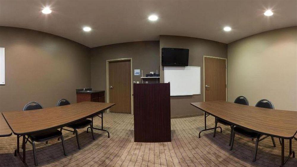 Holiday Inn Express Devils Lake By Ihg Zewnętrze zdjęcie