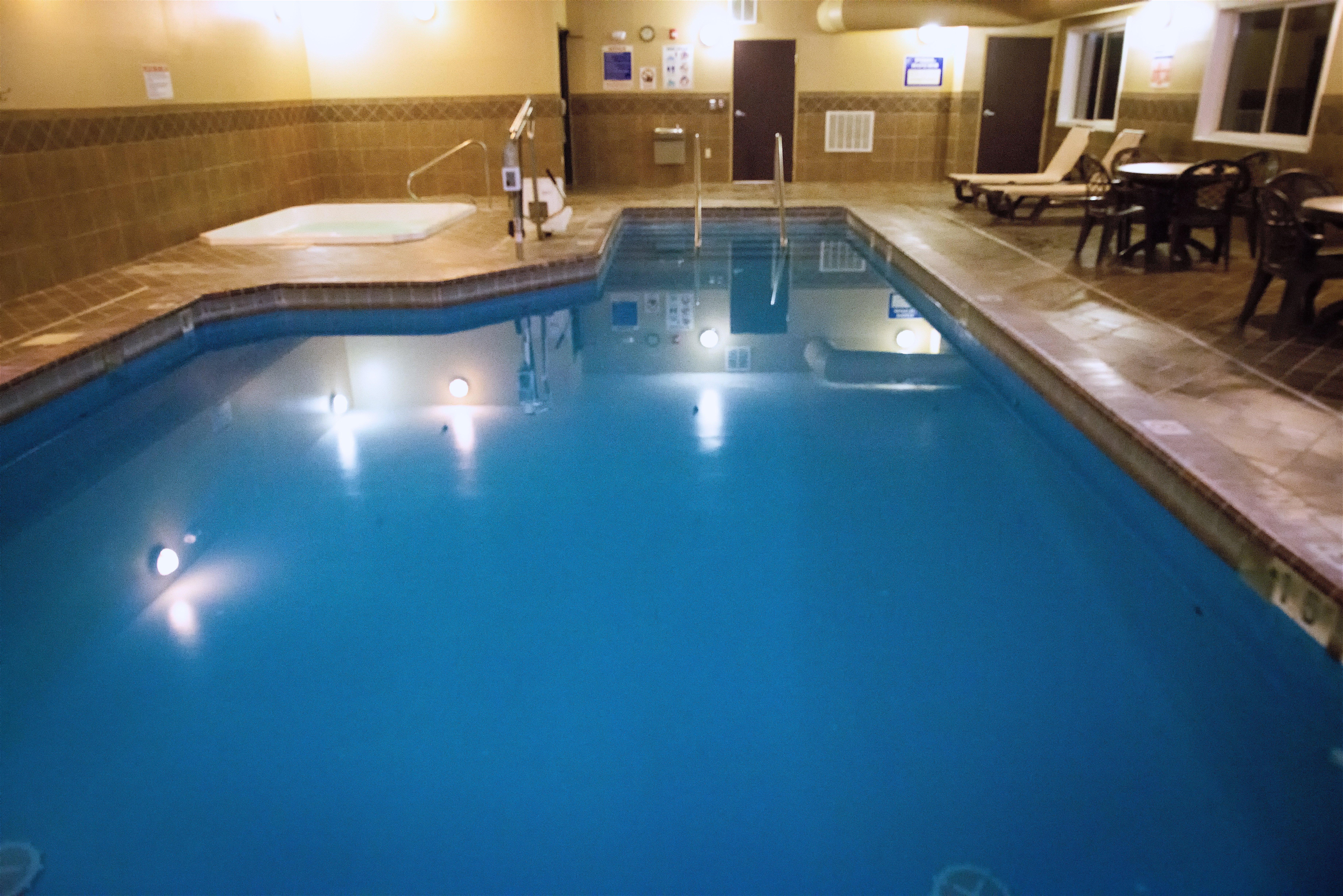 Holiday Inn Express Devils Lake By Ihg Zewnętrze zdjęcie