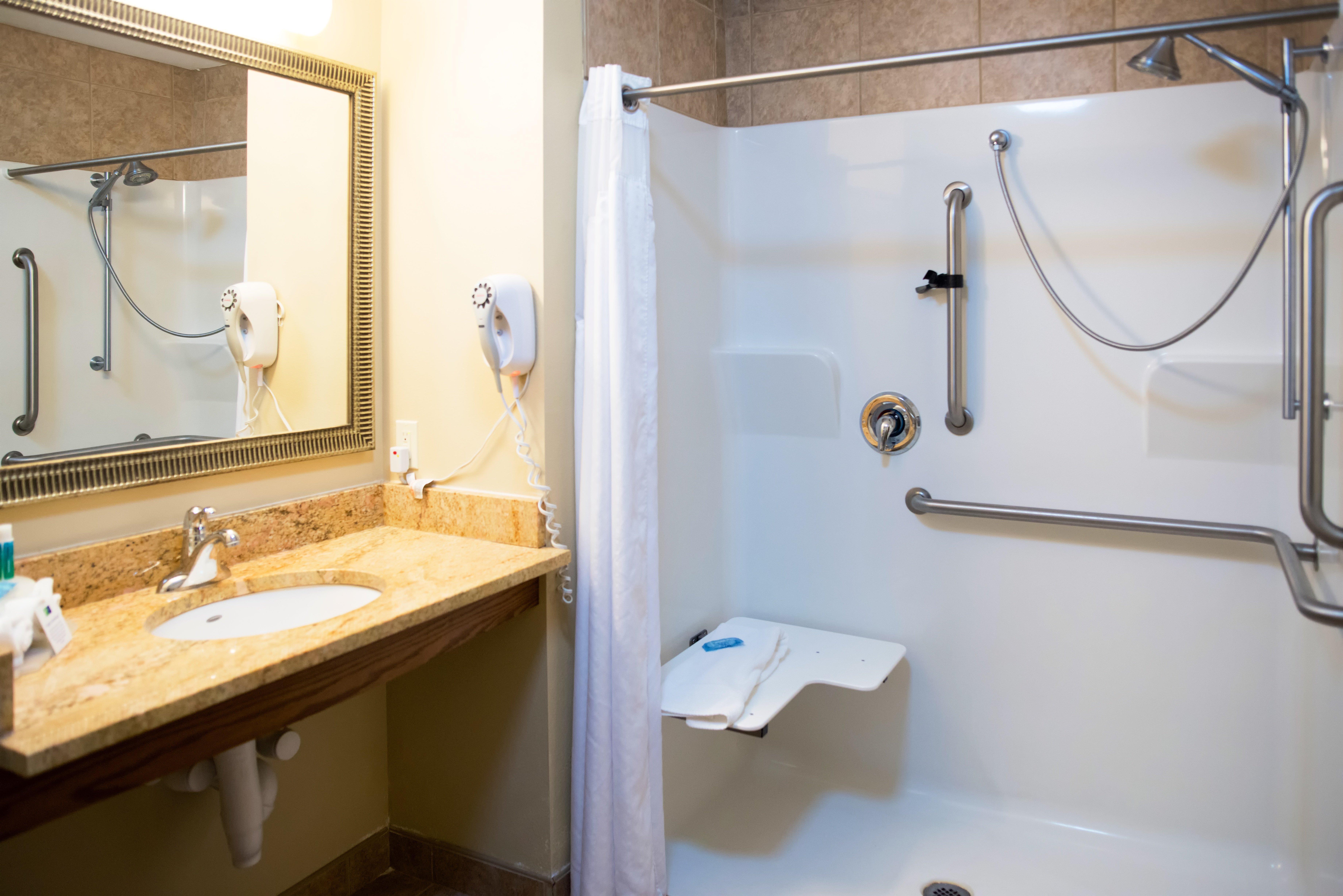 Holiday Inn Express Devils Lake By Ihg Zewnętrze zdjęcie