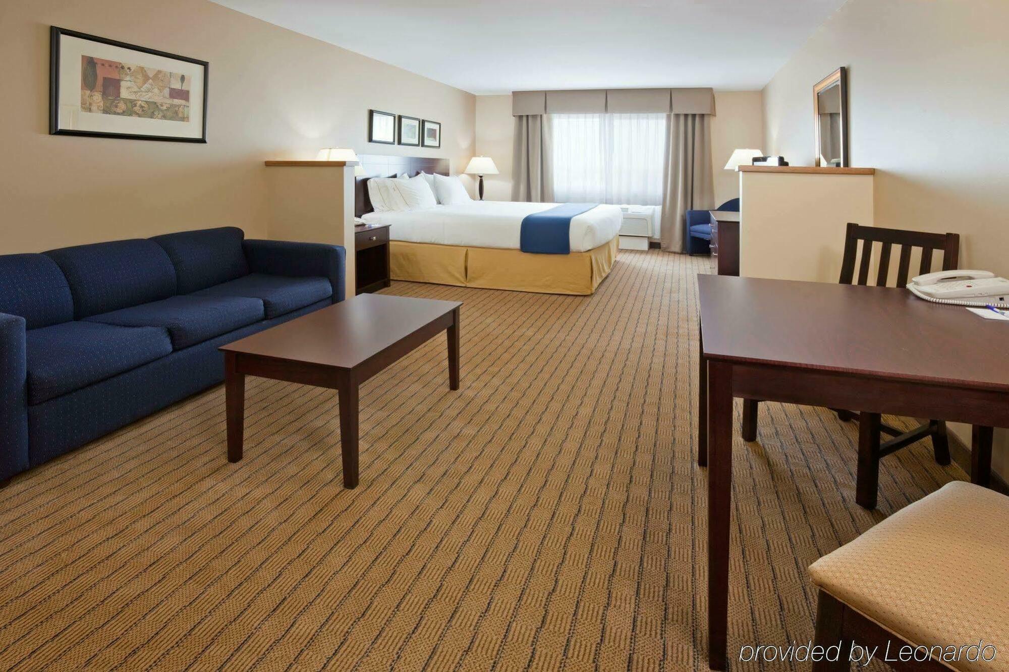 Holiday Inn Express Devils Lake By Ihg Zewnętrze zdjęcie