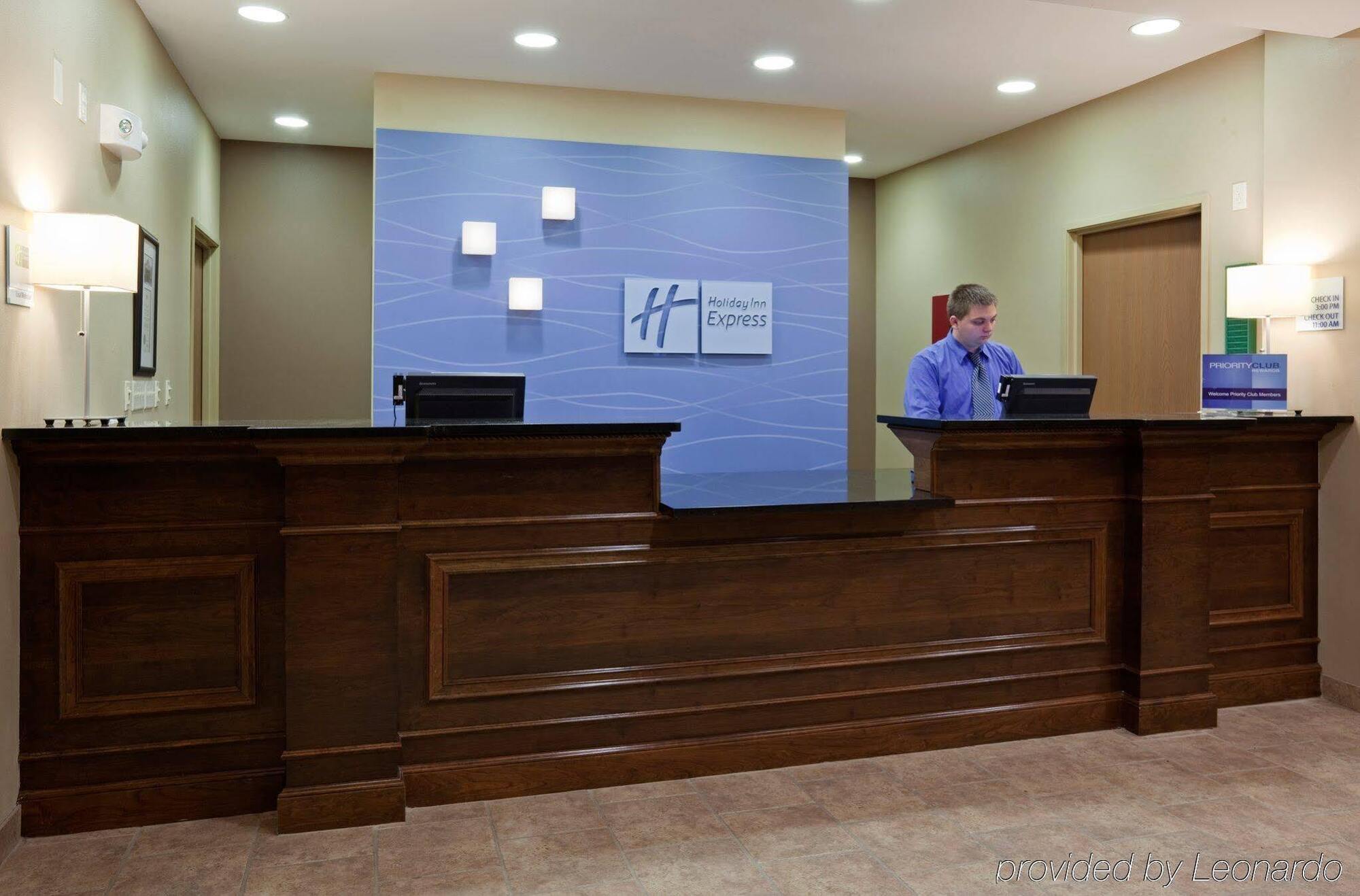 Holiday Inn Express Devils Lake By Ihg Zewnętrze zdjęcie